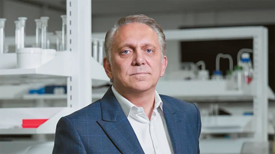 Οι 14+1 «άγνωστοι» Έλληνες μεγιστάνες με πάνω από $2 δισ. περιουσία