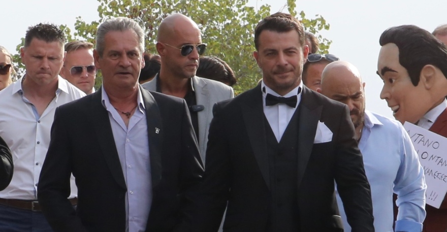 Γιώργος Αγγελόπουλος: Έβαλε τα κλάματα όταν είδε τη νύφη - Δείτε το βίντεο