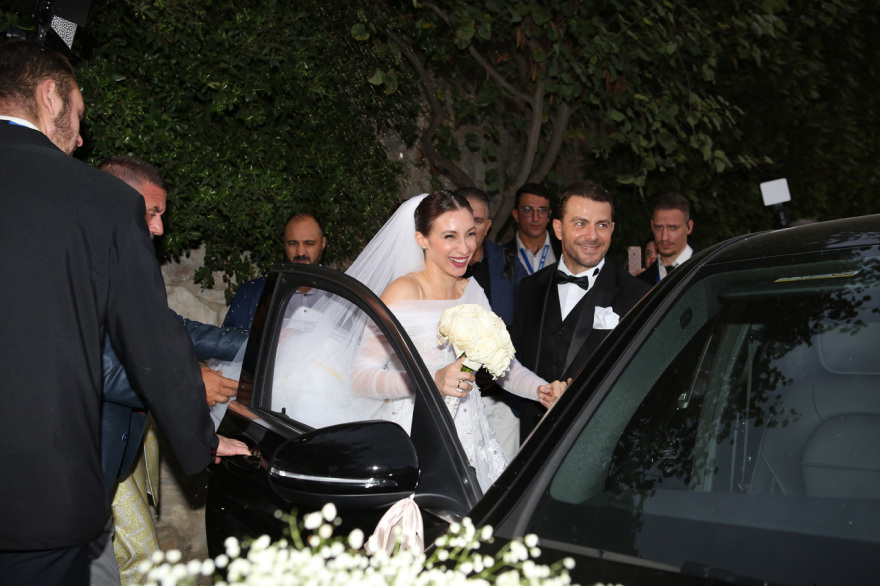 Γιώργος Αγγελόπουλος: Παντρεύτηκε τη Δήμητρα Βαμβακούση - Δείτε φωτογραφίες και βίντεο