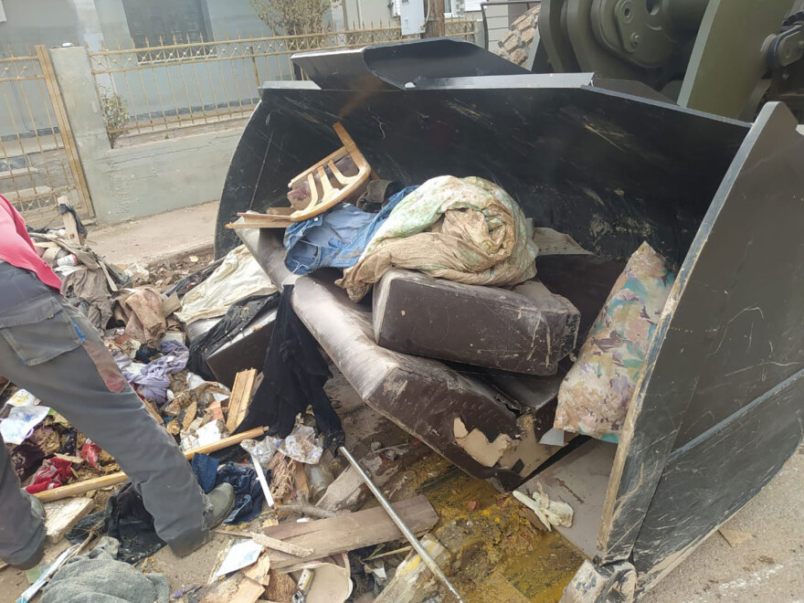 Συνεργεία του στρατού επιχειρούν σε πλημμυρισμένα σπίτια στη Θεσσαλία - Δείτε φωτογραφίες