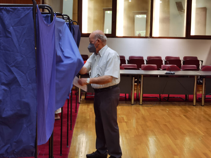 ΣΥΡΙΖΑ: Στις κάλπες για Κασσελάκη ή Αχτσιόγλου -  Ψήφισαν 19.000 τις πρώτες δύο ώρες