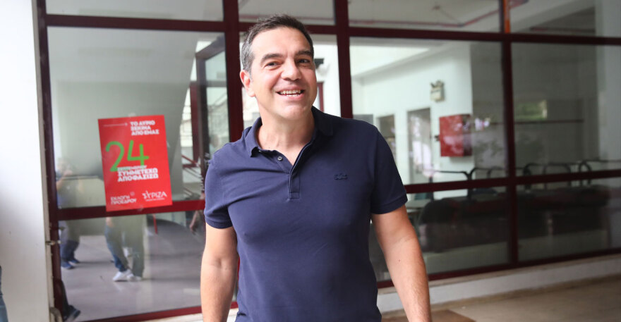 Στην Καισαριανή ψήφισε ο Τσίπρας: Οι μεγάλοι αγώνες δεν είναι εσωκομματικοί, ενωμένοι θα στηρίξουμε την κοινωνία