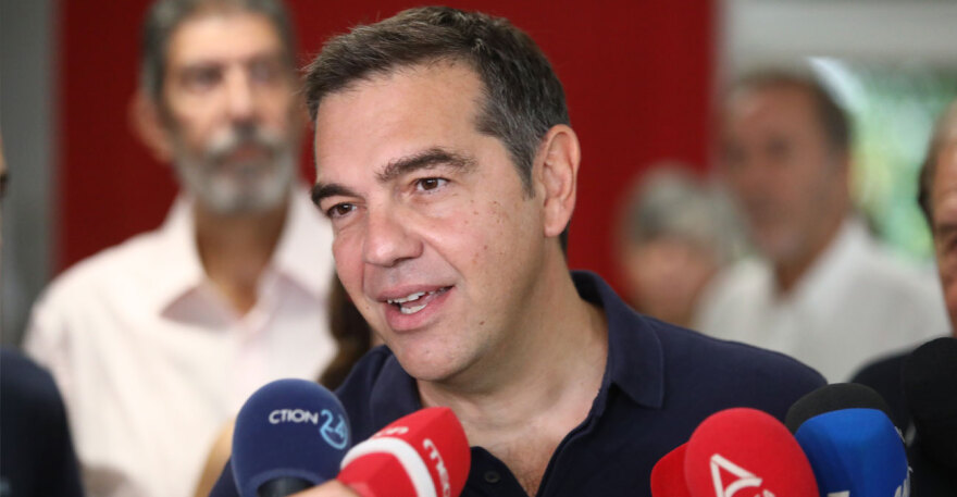 Στην Καισαριανή ψήφισε ο Τσίπρας: Οι μεγάλοι αγώνες δεν είναι εσωκομματικοί, ενωμένοι θα στηρίξουμε την κοινωνία