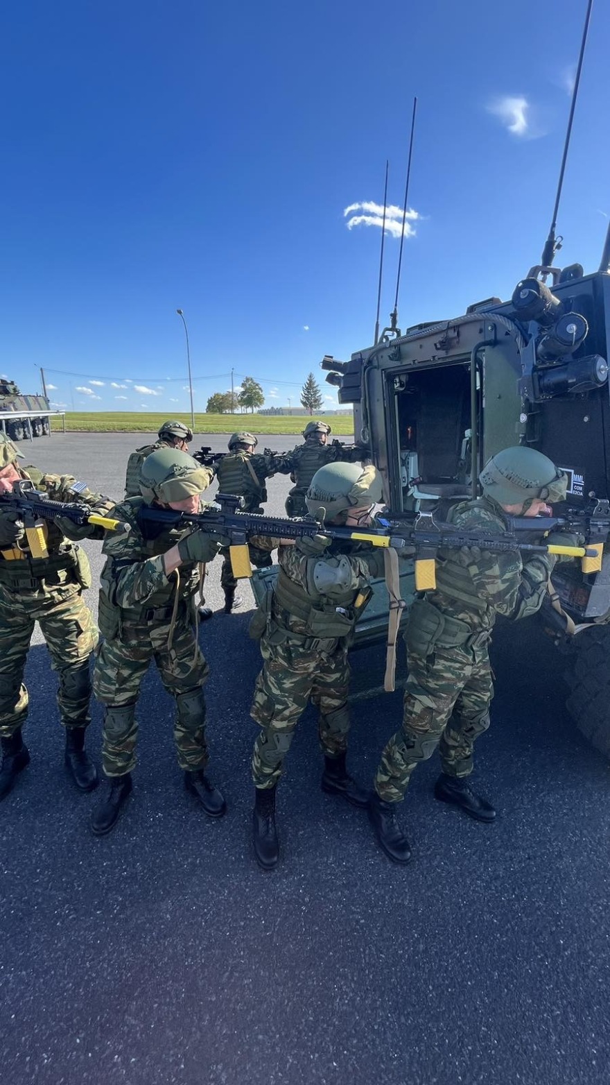 Ενοπλες Δυνάμεις: Εντυπωσιακές εικόνες από την συνεκπαίδευση Ελλάδας - Γαλλίας στην οργάνωση μάχης Πεζικού