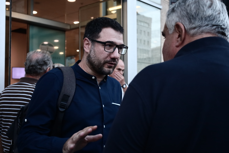 Ο Κασσελάκης στην παρουσίαση των υποψηφίων του Ζαχαριάδη: «Θα τρέξουμε πολλά χιλιόμετρα για να σε υποστηρίξουμε»