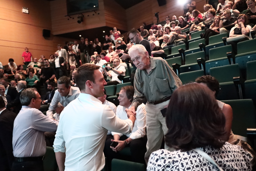 Ο Κασσελάκης στην παρουσίαση των υποψηφίων του Ζαχαριάδη: «Θα τρέξουμε πολλά χιλιόμετρα για να σε υποστηρίξουμε»