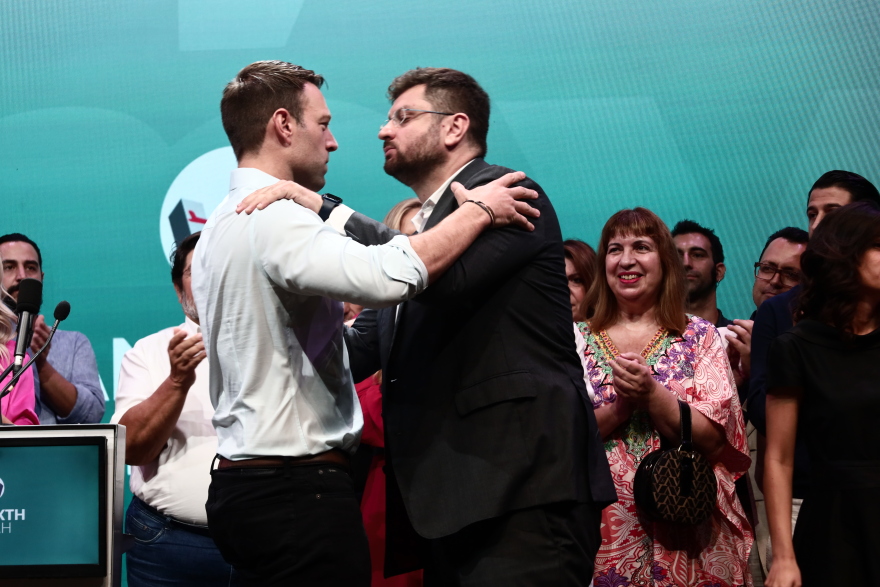 Ο Κασσελάκης στην παρουσίαση των υποψηφίων του Ζαχαριάδη: «Θα τρέξουμε πολλά χιλιόμετρα για να σε υποστηρίξουμε»