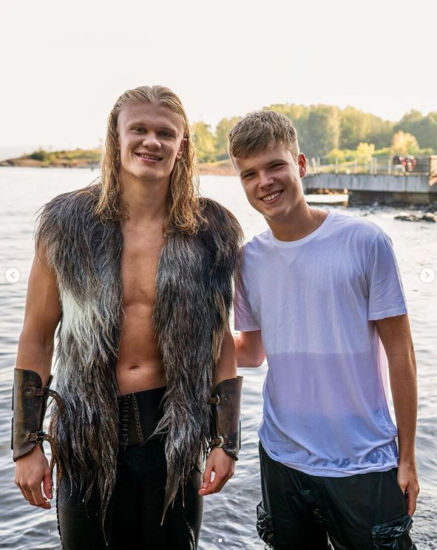 Έρλινγκ Χάαλαντ: Η επική φωτογράφιση του πολεμιστή Βίκινγκ για καλό σκοπό