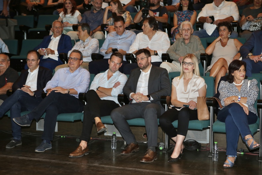 Ο Κασσελάκης στην παρουσίαση των υποψηφίων του Ζαχαριάδη: «Θα τρέξουμε πολλά χιλιόμετρα για να σε υποστηρίξουμε»