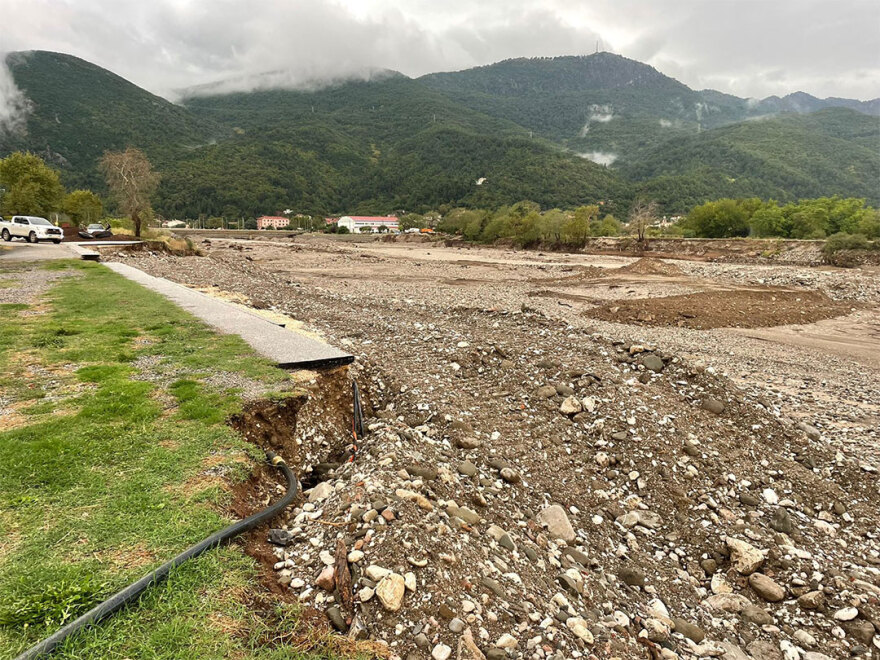 Κακοκαιρία Elias: Συνεχίζονται οι εργασίες επιχωμάτωσης σε Καρδίτσα και Τρίκαλα 