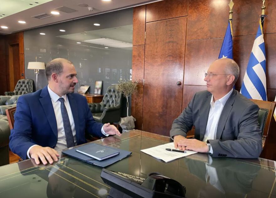 Δημιουργούνται κινητές μονάδες παραλαβής αιτήσεων διαβατηρίων για τους Έλληνες του εξωτερικού