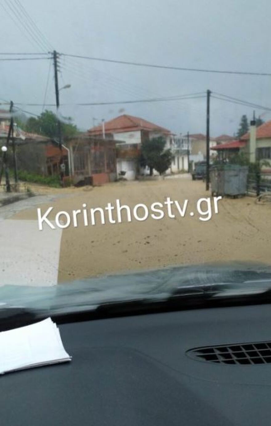 Κακοκαιρία Elias: Πλημμύρισαν δρόμοι και φούσκωσαν ρέματα στην Κορινθία - Δείτε βίντεο και φωτογραφίες