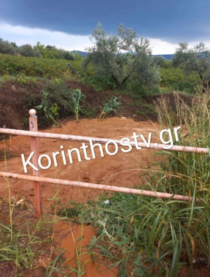 Κακοκαιρία Elias: Πλημμύρισαν δρόμοι και φούσκωσαν ρέματα στην Κορινθία - Δείτε βίντεο και φωτογραφίες