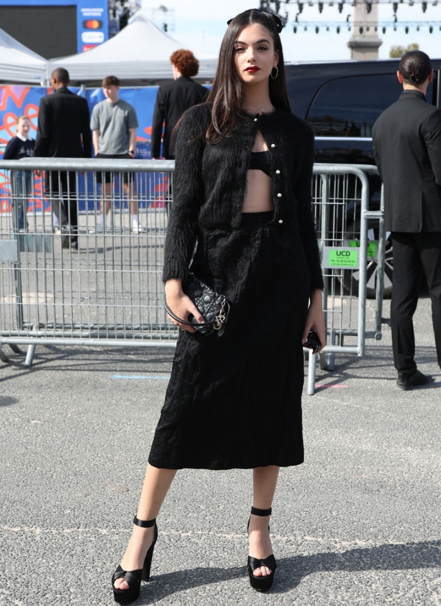 Μπελούτσι: «Έκλεψε» τις εντυπώσεις η κόρη της σε σόου μόδας - Δείτε φωτογραφίες