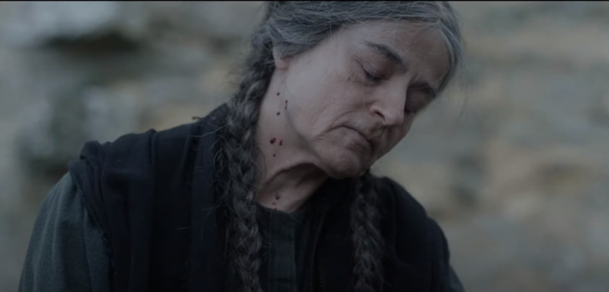 Καρυοφυλλιά Καραμπέτη: Η λαμπερή εμφάνισή της στην πρεμιέρα της «Φόνισσας»