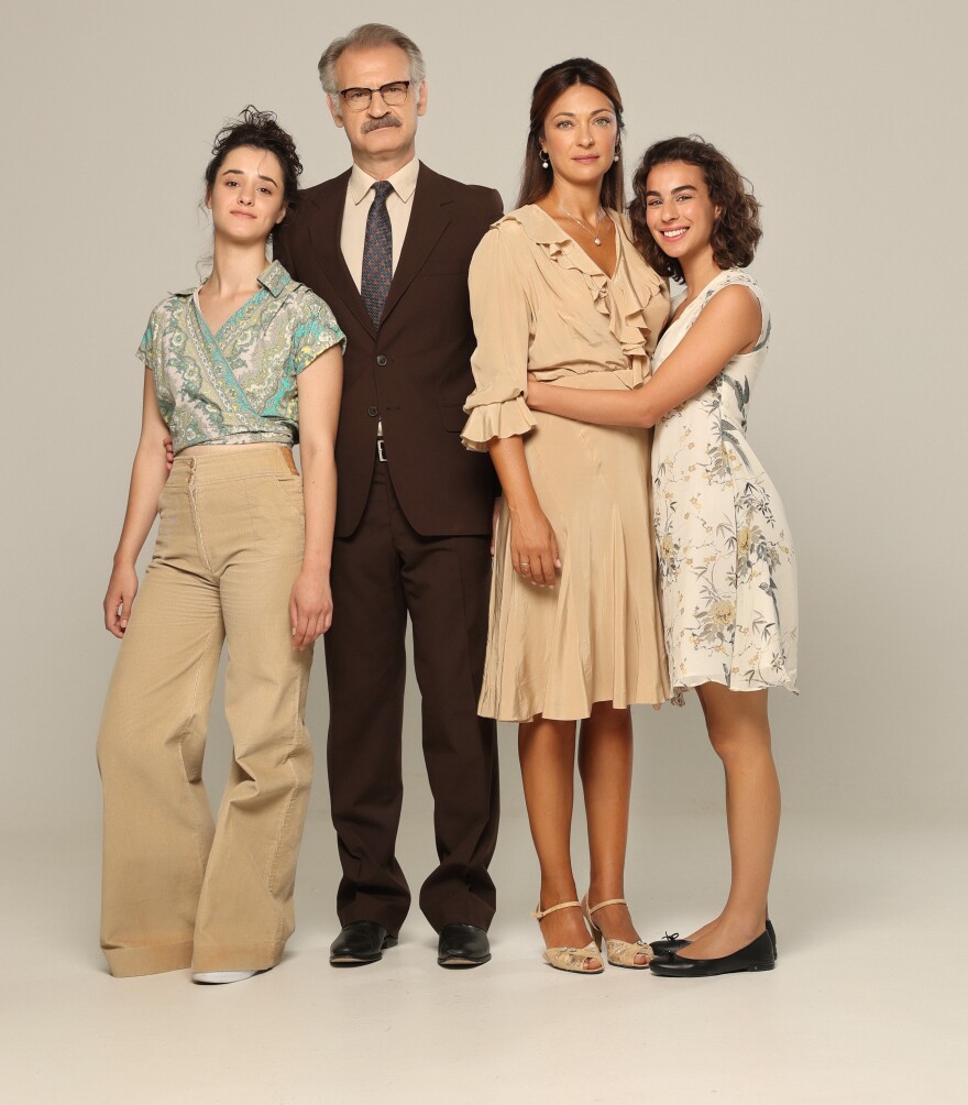 Ηλέκτρα: Κρυμμένα μυστικά, σκληρές αλήθειες κι ένας θυελλώδης έρωτας στη νέα σειρά της ΕΡΤ