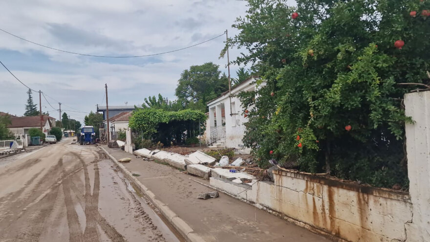 Κακοκαιρία Elias: Με βάρκες στο Σωτήριο Λάρισας, στα 2 μέτρα το νερό - «Τελειώσαμε, θα ξεκινήσουμε από το μηδέν»