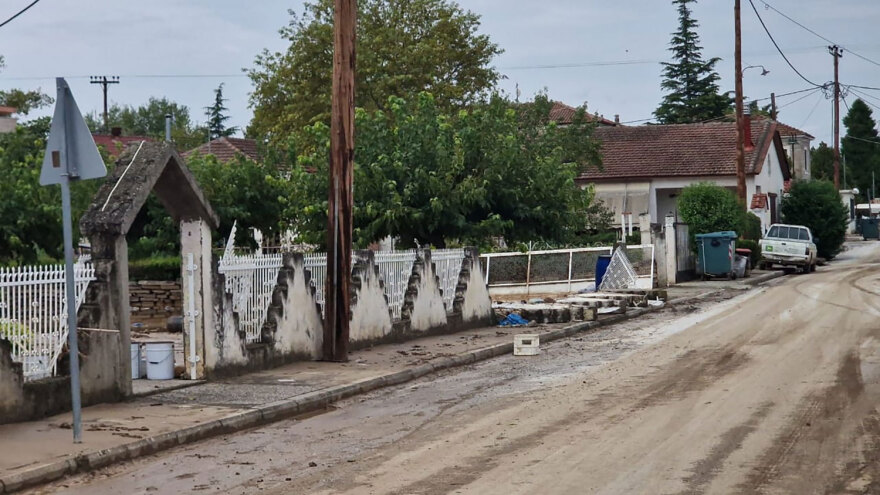 Κακοκαιρία Elias: Με βάρκες στο Σωτήριο Λάρισας, στα 2 μέτρα το νερό - «Τελειώσαμε, θα ξεκινήσουμε από το μηδέν»