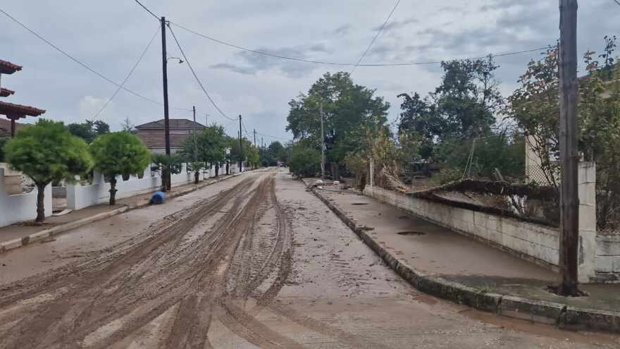 Κακοκαιρία Elias: Με βάρκες στο Σωτήριο Λάρισας, στα 2 μέτρα το νερό - «Τελειώσαμε, θα ξεκινήσουμε από το μηδέν»