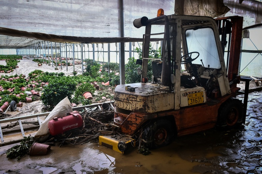 Κακοκαιρία Elias: Εικόνες καταστροφής στον Βόλο - 257 διασώσεις, πλημμύρισαν σπίτια, ΙΧ χάθηκαν στα λασπόνερα
