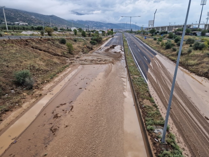 Κακοκαιρία Elias: «Έσπασε» πάλι ο Κραυσίδωνας στον Βόλο - Πλημμύρισαν τα υπόγεια του νοσοκομείου «Αχιλλοπούλειο»