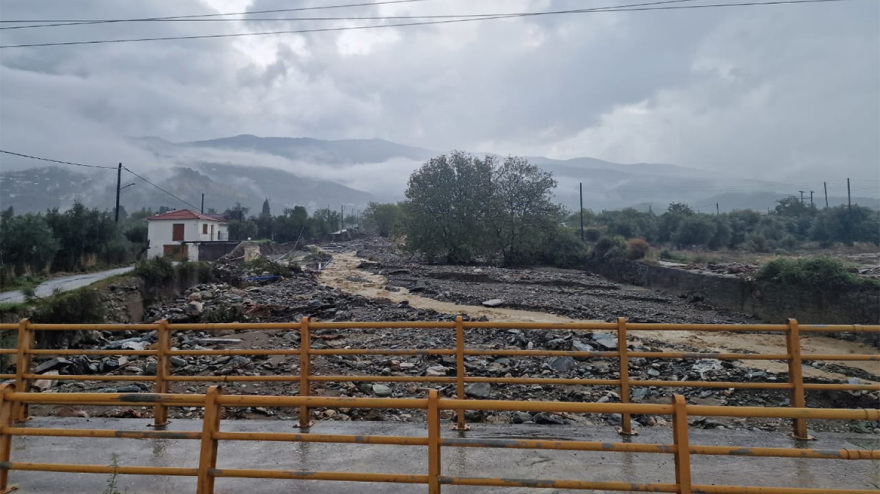 Κακοκαιρία Elias: «Έσπασε» πάλι ο Κραυσίδωνας στον Βόλο - Πλημμύρισαν τα υπόγεια του νοσοκομείου «Αχιλλοπούλειο»