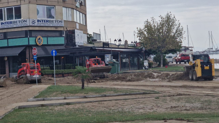 Βόλος: Πνίγεται στη λάσπη το κέντρο της πόλης μετά την κακοκαιρία