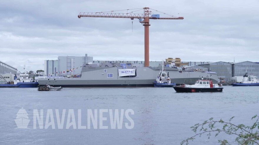 Δείτε βίντεο και φωτογραφίες: Στο νερό έπεσε η πρώτη ελληνική φρεγάτα Belh@rra