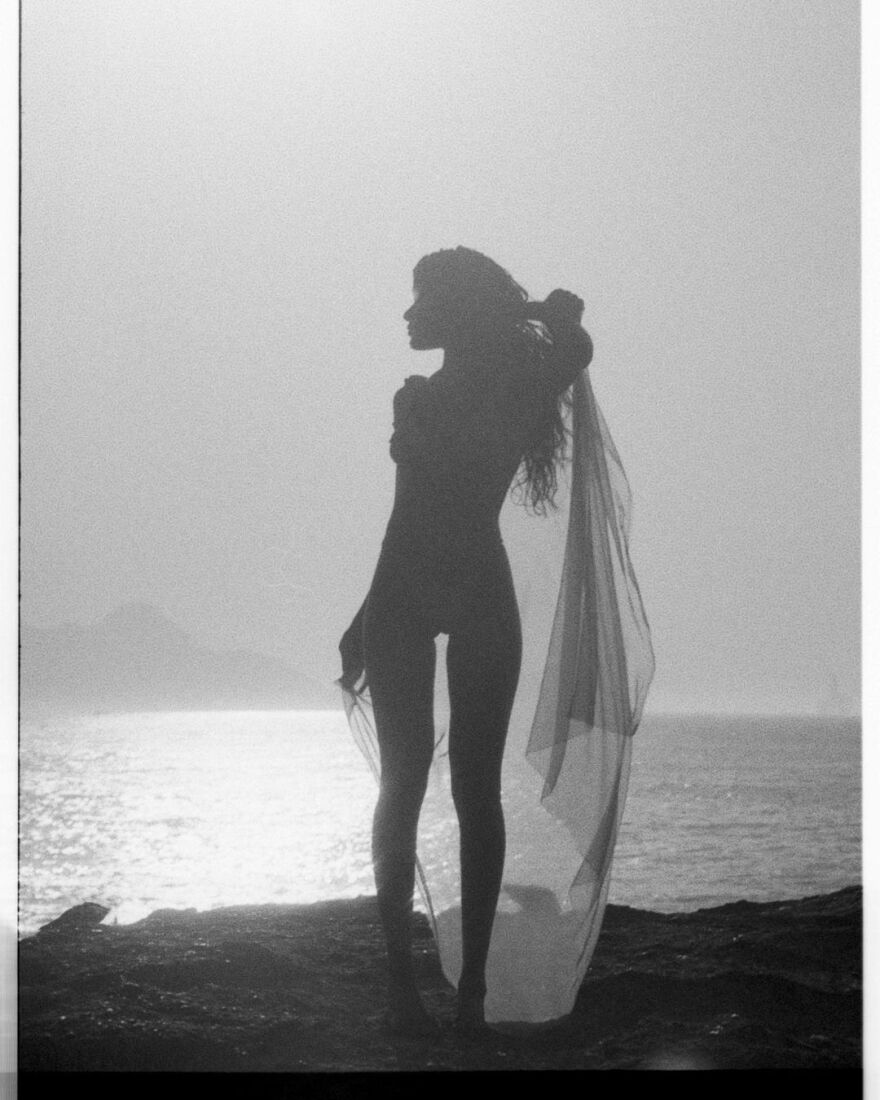 Νάρα Μπαπτίστα: Η σύντροφος του Βενσάν Κασέλ φωτογραφίζεται με μπικίνι κι εκείνος της γράφει «είσαι τα πάντα κι ακόμα περισσότερα»