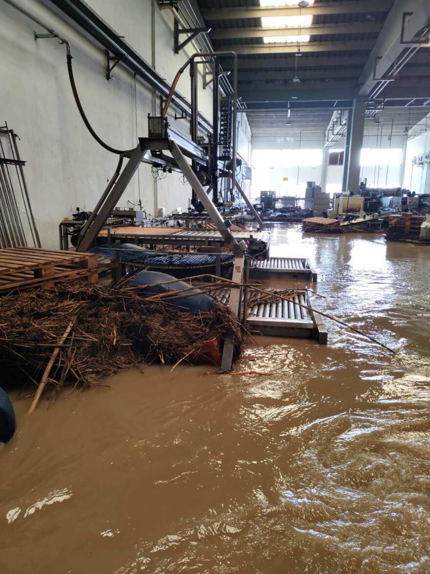 Λάρισα: Απειλή ανεργίας για 650 εργαζόμενους σε πλημμυρισμένο εργοστάσιο