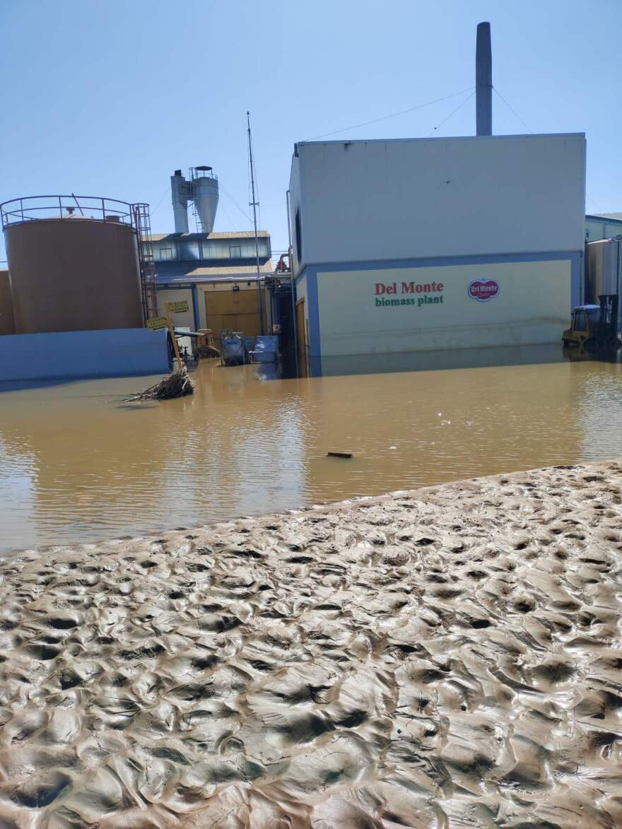 Λάρισα: Απειλή ανεργίας για 650 εργαζόμενους σε πλημμυρισμένο εργοστάσιο