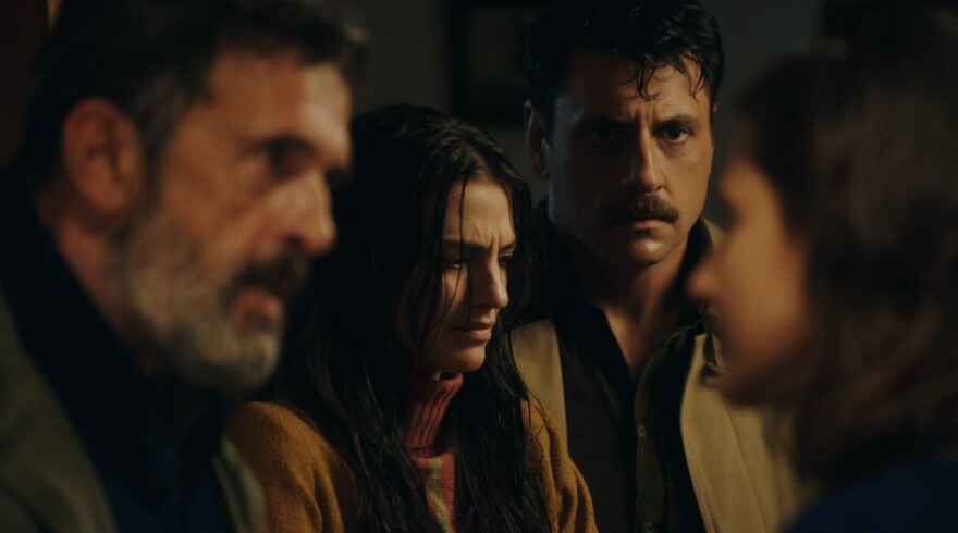 Το Ναυάγιο: O γάμος του Βασίλη και της Ασημίνας θα κλονιστεί από ένα μεγάλο μυστικό 