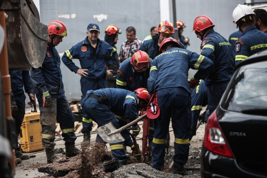 Πειραιάς: Νεκρός ο 35χρονος που εγκλωβίστηκε σε φρεάτιο