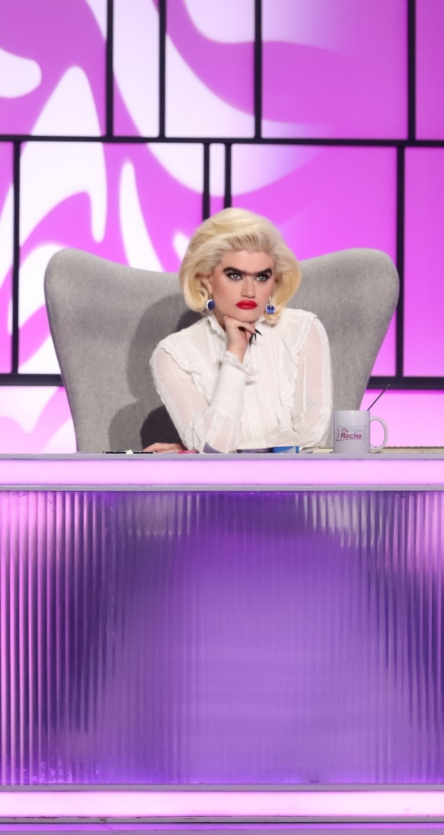 Το πείραμα της Χατζηπαντελή και η «κωλοτούμπα» της Σπυροπούλου