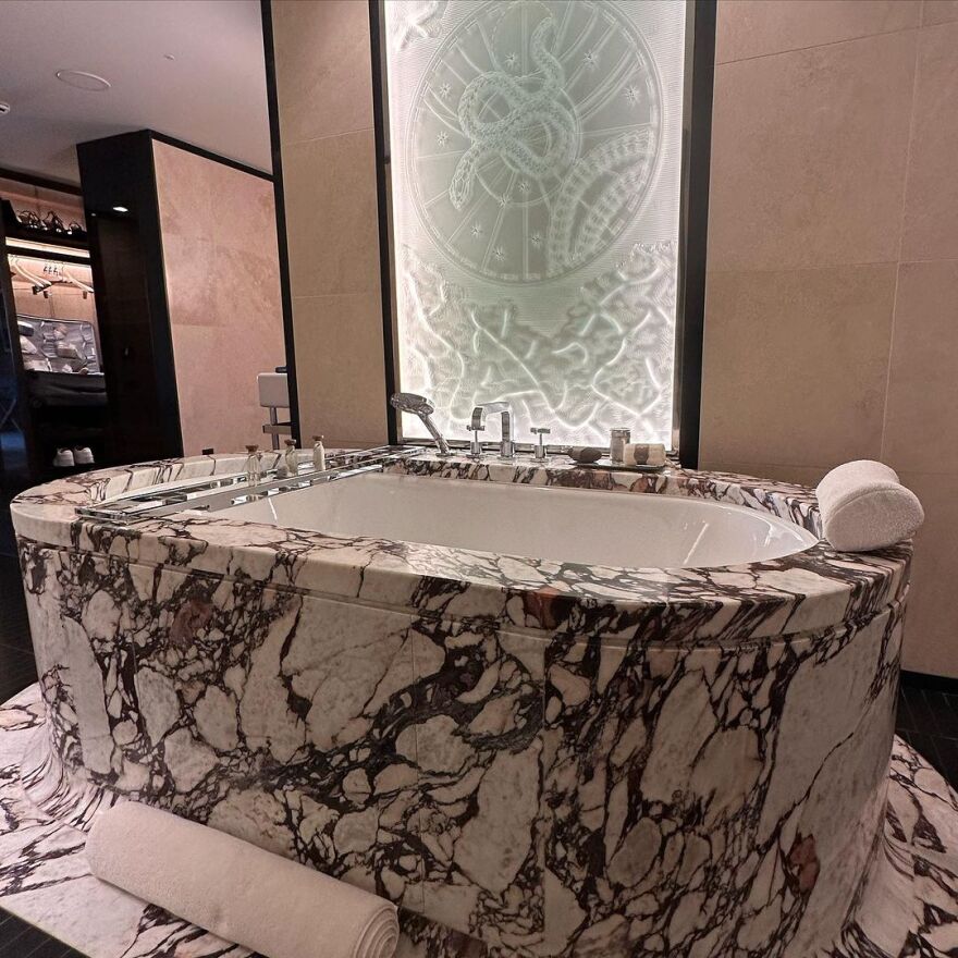 Φωτογραφία: Η Σοφία Βεργκάρα ποζάρει στη μπανιέρα