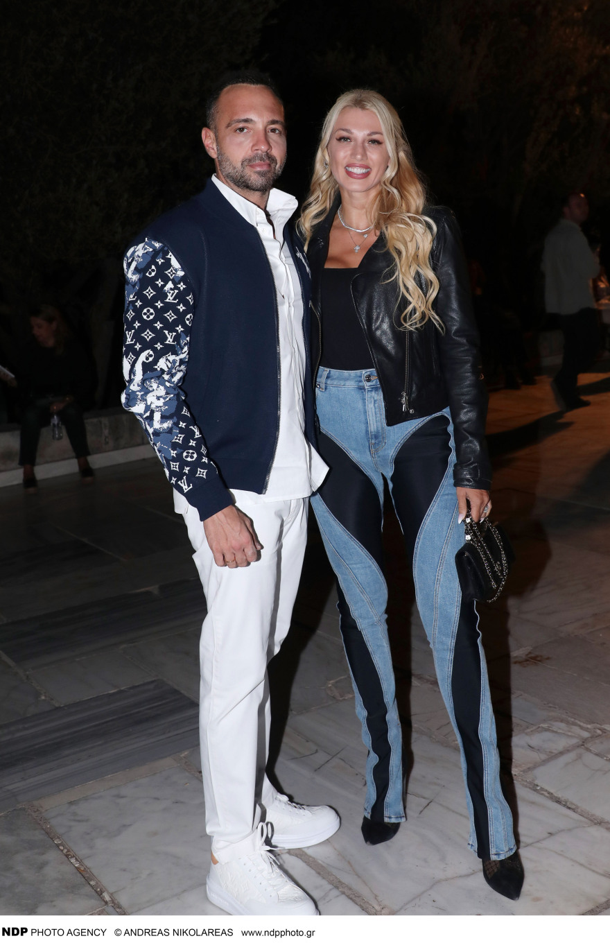 Άννα Βίσση: Αποθεώθηκε στο Ηρώδειο - Το φιλί με τον Νίκο Καρβέλα στη σκηνή 