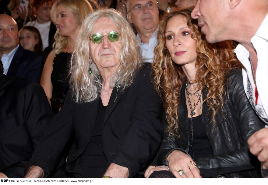 Νίκος Καρβέλας: Πήγε στη συναυλία της Βίσση με την Πάνια και τη σύντροφό του - Δείτε φωτογραφίες