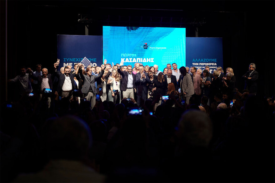 Με ποντιακή λύρα υποδέχτηκαν τον Μητσοτάκη στην Κοζάνη