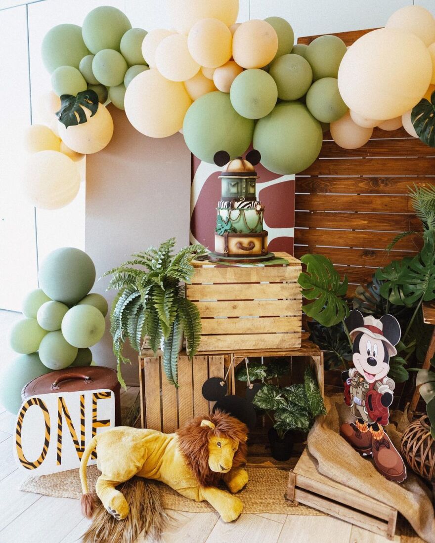 Ιωάννα Σιαμπάνη – Τζίμης Σταθοκωστόπουλος: Το φωτογραφικό άλμπουμ από τα πρώτα γενέθλια του γιου τους