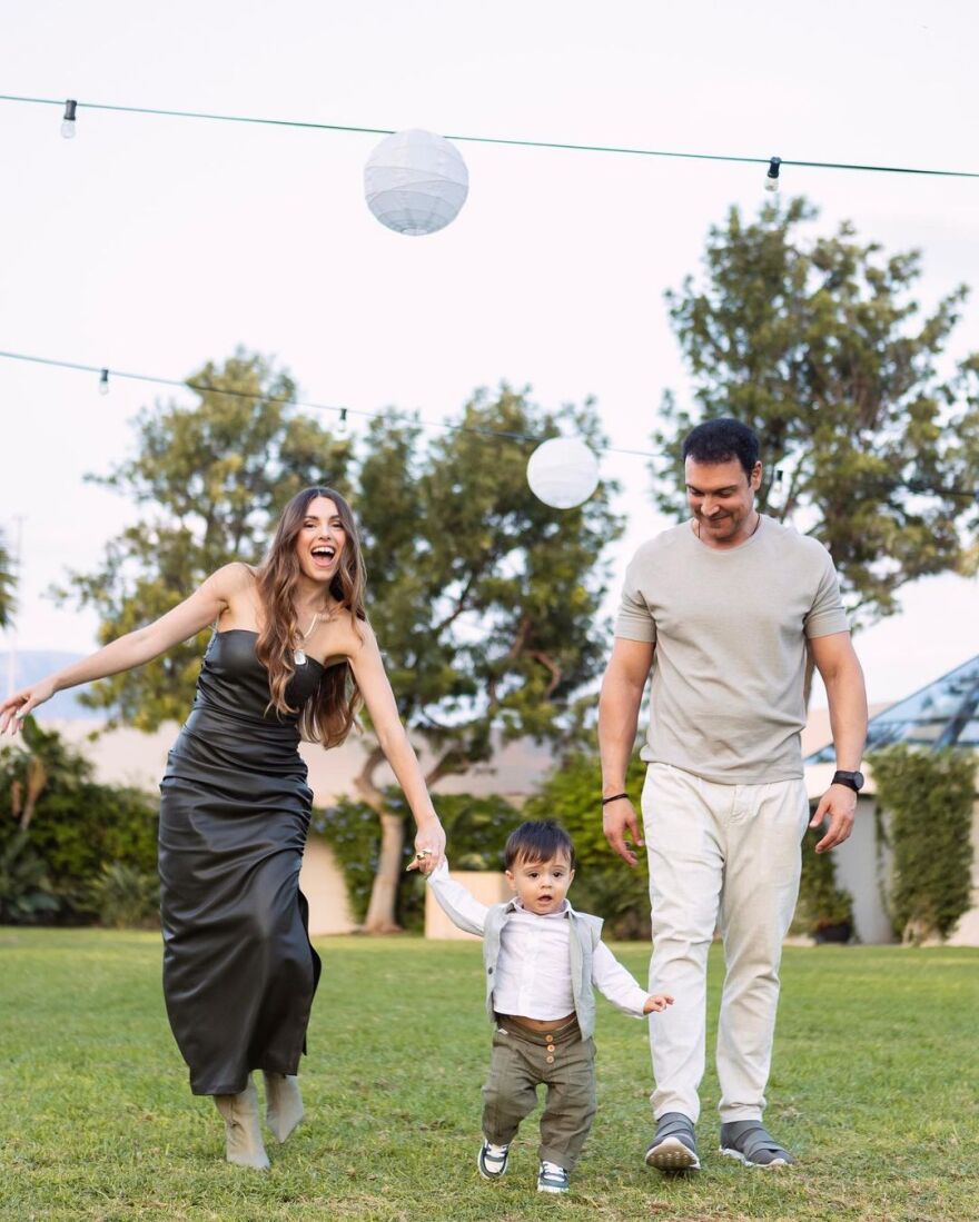 Ιωάννα Σιαμπάνη – Τζίμης Σταθοκωστόπουλος: Το φωτογραφικό άλμπουμ από τα πρώτα γενέθλια του γιου τους