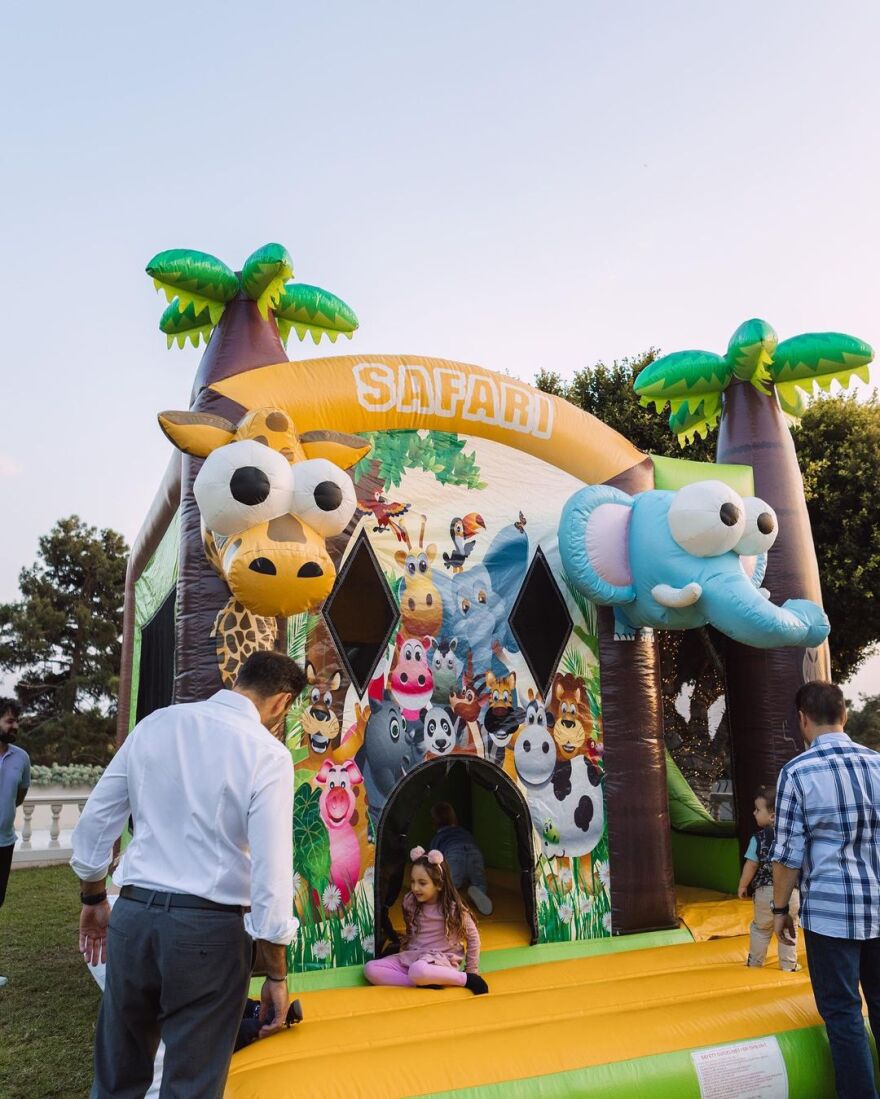 Ιωάννα Σιαμπάνη – Τζίμης Σταθοκωστόπουλος: Το φωτογραφικό άλμπουμ από τα πρώτα γενέθλια του γιου τους