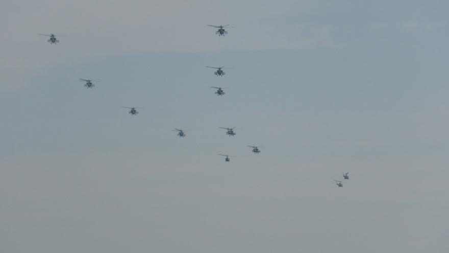 Δεκάδες ελικόπτερα στον αέρα: Το ΓΕΣ απαντά με την άσκηση «Πέλεκυς» στις φήμες για το Στεφανοβίκειο