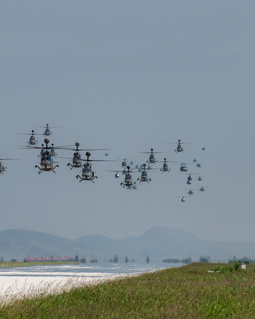 Δεκάδες ελικόπτερα στον αέρα: Το ΓΕΣ απαντά με την άσκηση «Πέλεκυς» στις φήμες για το Στεφανοβίκειο
