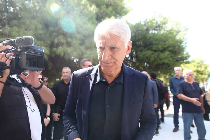 Γιάννης Ιωαννίδης: «Κοουτσάρα μου, το παιχνίδι δεν τελείωσε» - Συγκίνησε ο επικήδειος της κόρης του Γιάννη Ιωαννίδη