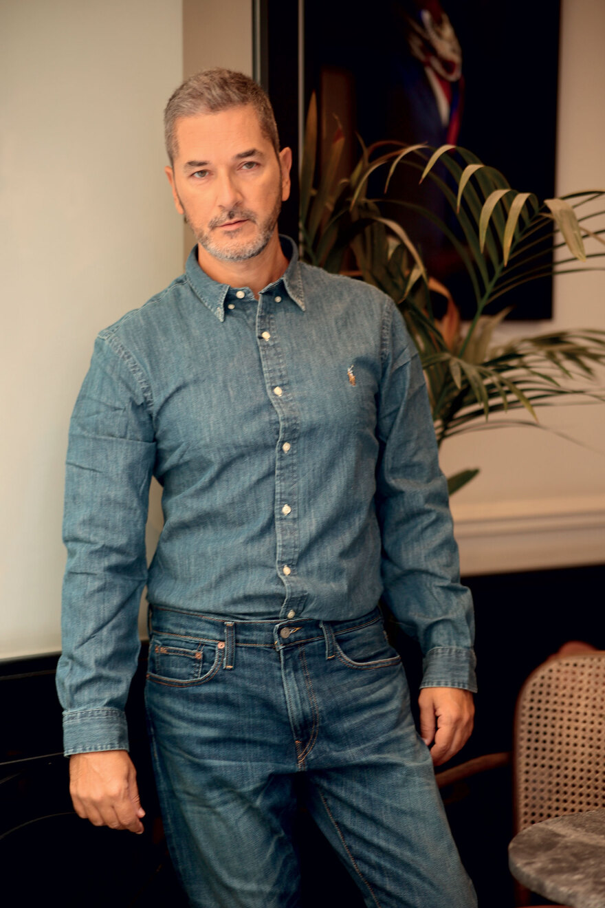 Λουκάς Κατσίκας: Το πρόσωπο πίσω από τις Νύχτες Πρεμιέρας