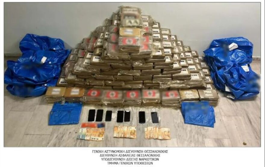 Θεσσαλονίκη: Προφυλακιστέοι οι πέντε για τα 585 κιλά κοκαΐνης - Πυροσβέστης δηλώνει ο φερόμενος ως «εγκέφαλος» του κυκλώματος