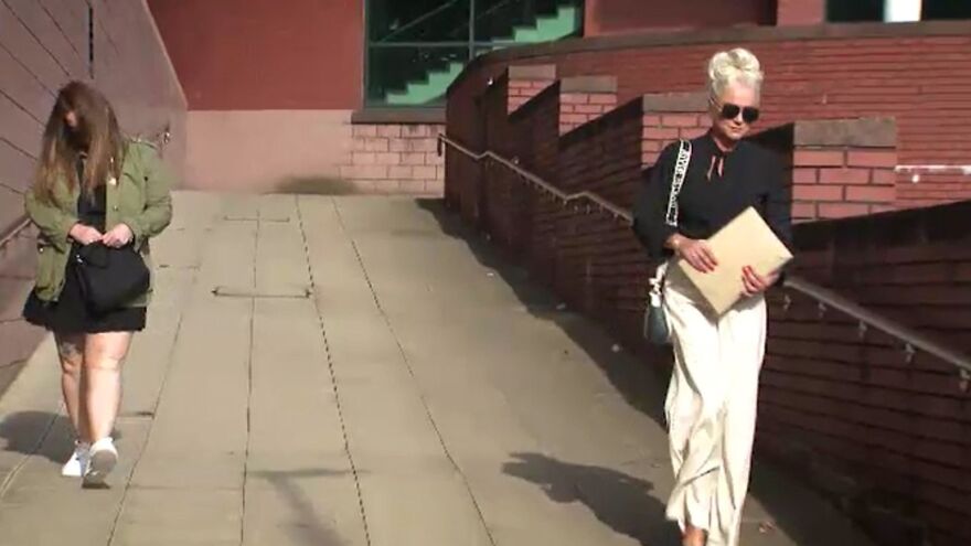 Βρετανίδα νοσοκόμα νάρκωνε ασθενείς για να μην την ενοχλούν κι έκανε... πλάκα με συνάδελφο - «Θα κοιμάται για μια εβδομάδα»