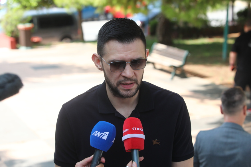 Γιάννης Ιωαννίδης: «Κοουτσάρα μου, το παιχνίδι δεν τελείωσε» - Συγκίνησε ο επικήδειος της κόρης του Γιάννη Ιωαννίδη