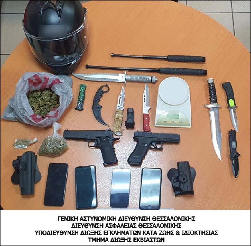 Θεσσαλονίκη: Συνελήφθη σπείρα 17χρονων - Απείλησαν με όπλο συνομήλικό τους για να τους δώσει λεφτά για ναρκωτικά