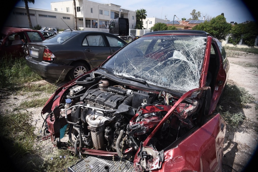 Σφοδρή μετωπική δύο ΙΧ στη Ναυπλίου - Άργους, δύο άτομα τραυματίστηκαν - Βίντεο και φωτογραφίες